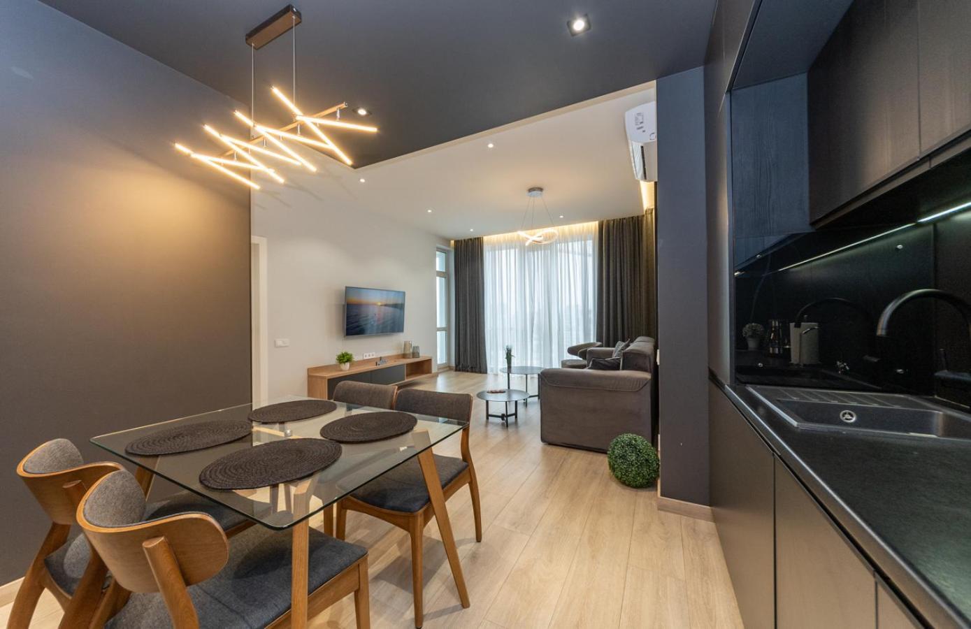 Royal Tower Residence Big Vip Apartment In Center Floor 27 キエフ エクステリア 写真