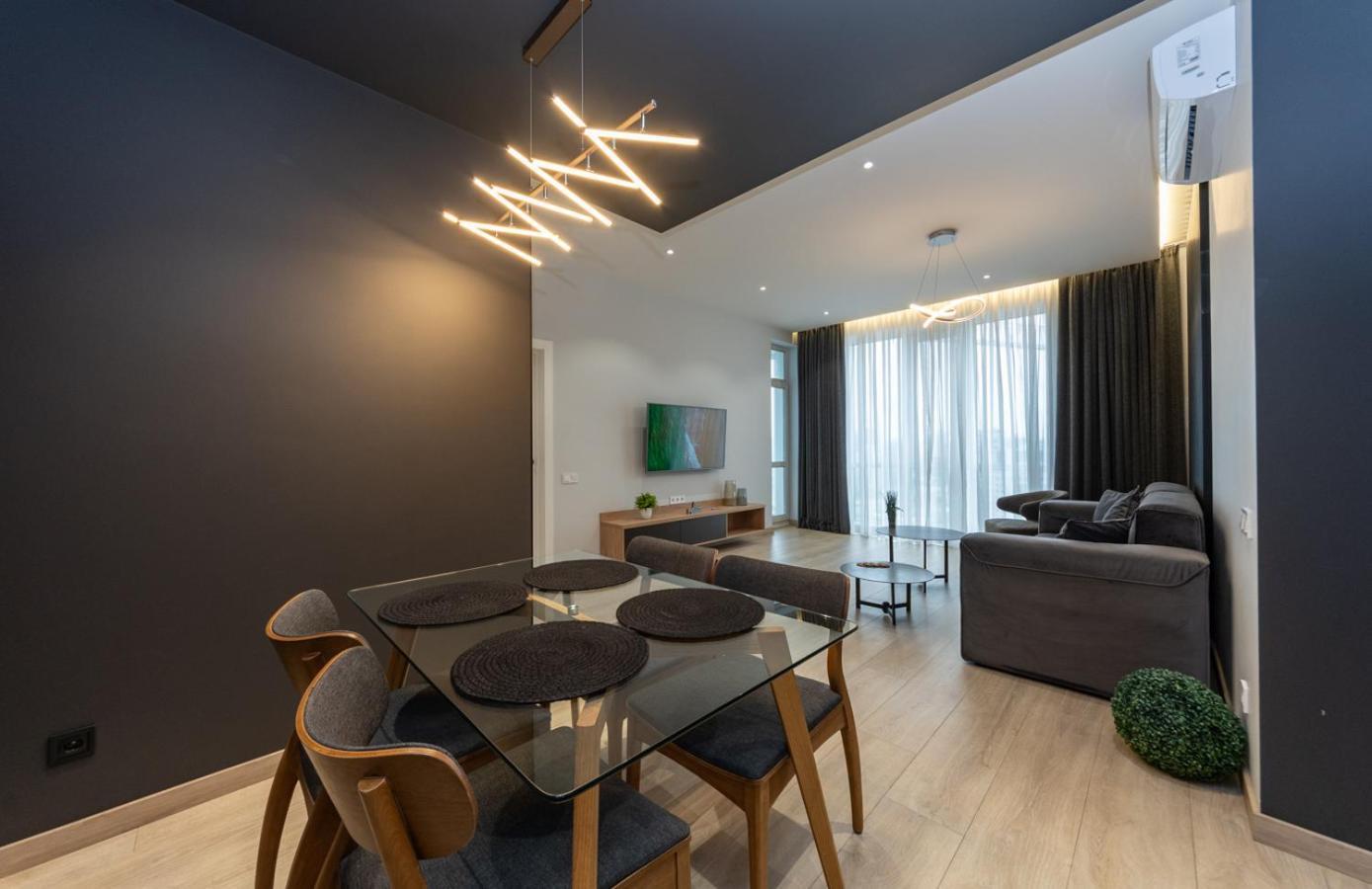 Royal Tower Residence Big Vip Apartment In Center Floor 27 キエフ エクステリア 写真