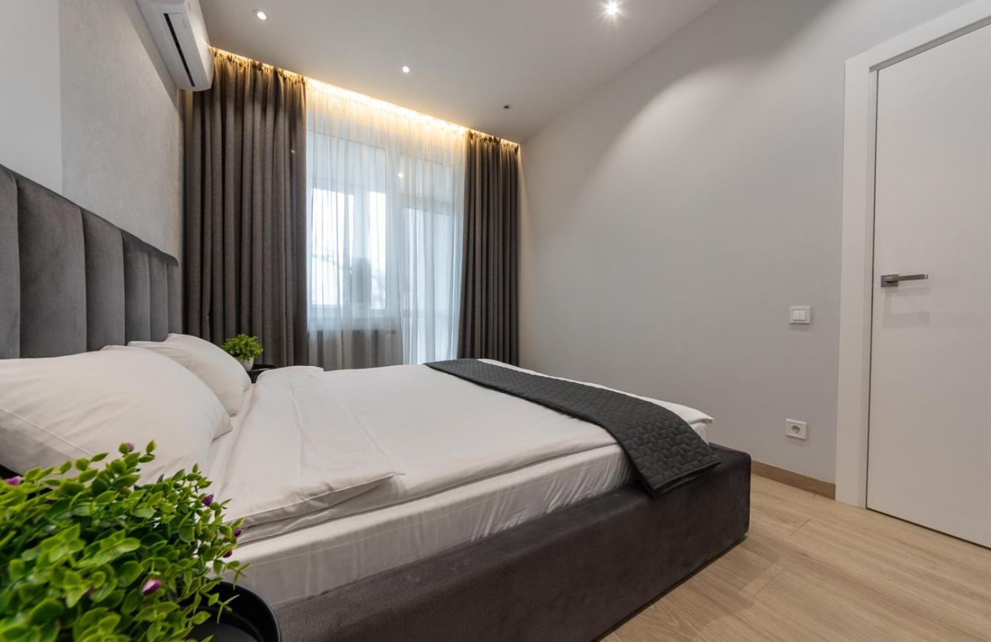 Royal Tower Residence Big Vip Apartment In Center Floor 27 キエフ エクステリア 写真